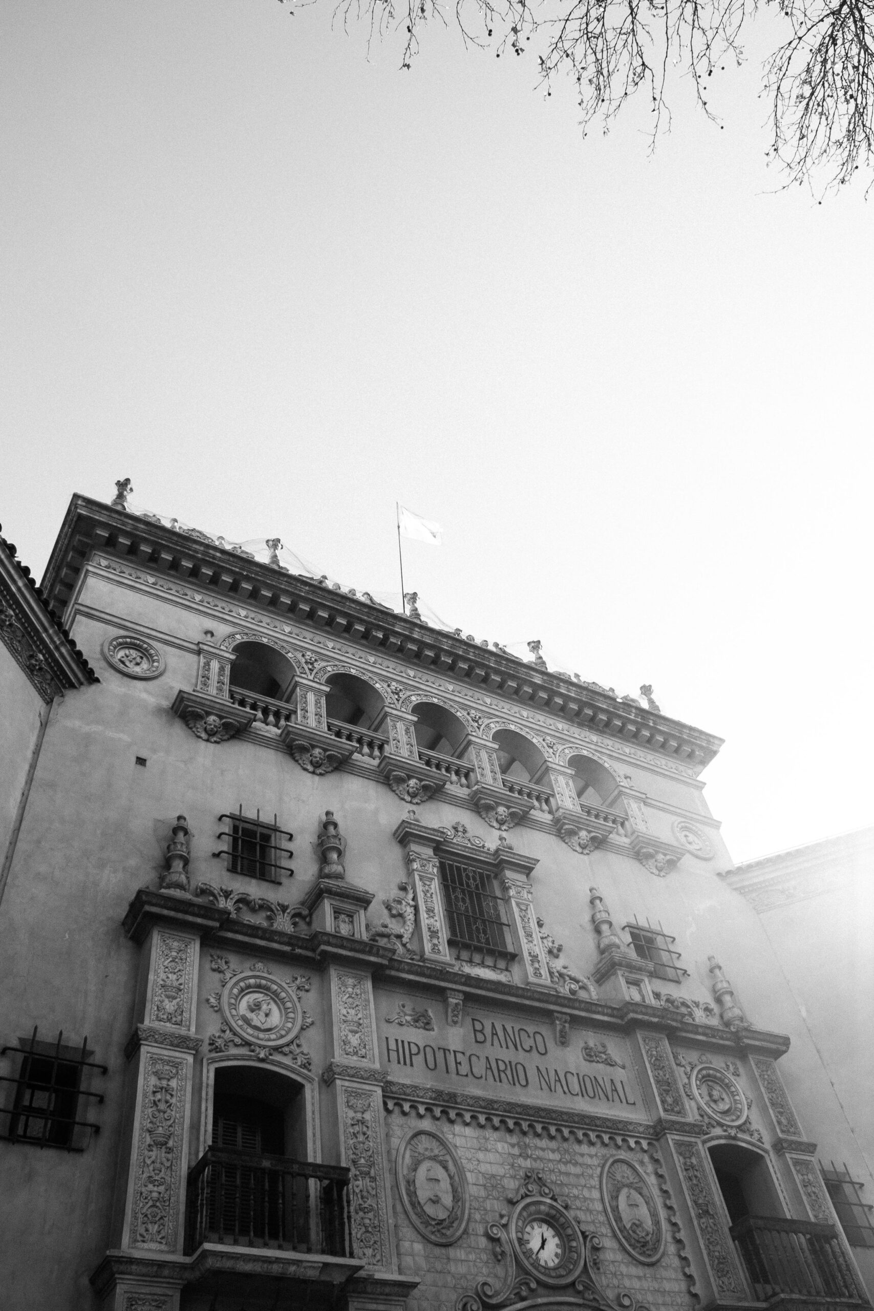 Arquitectura y Patrimonio de Mendoza: Entre lo Colonial y lo Moderno